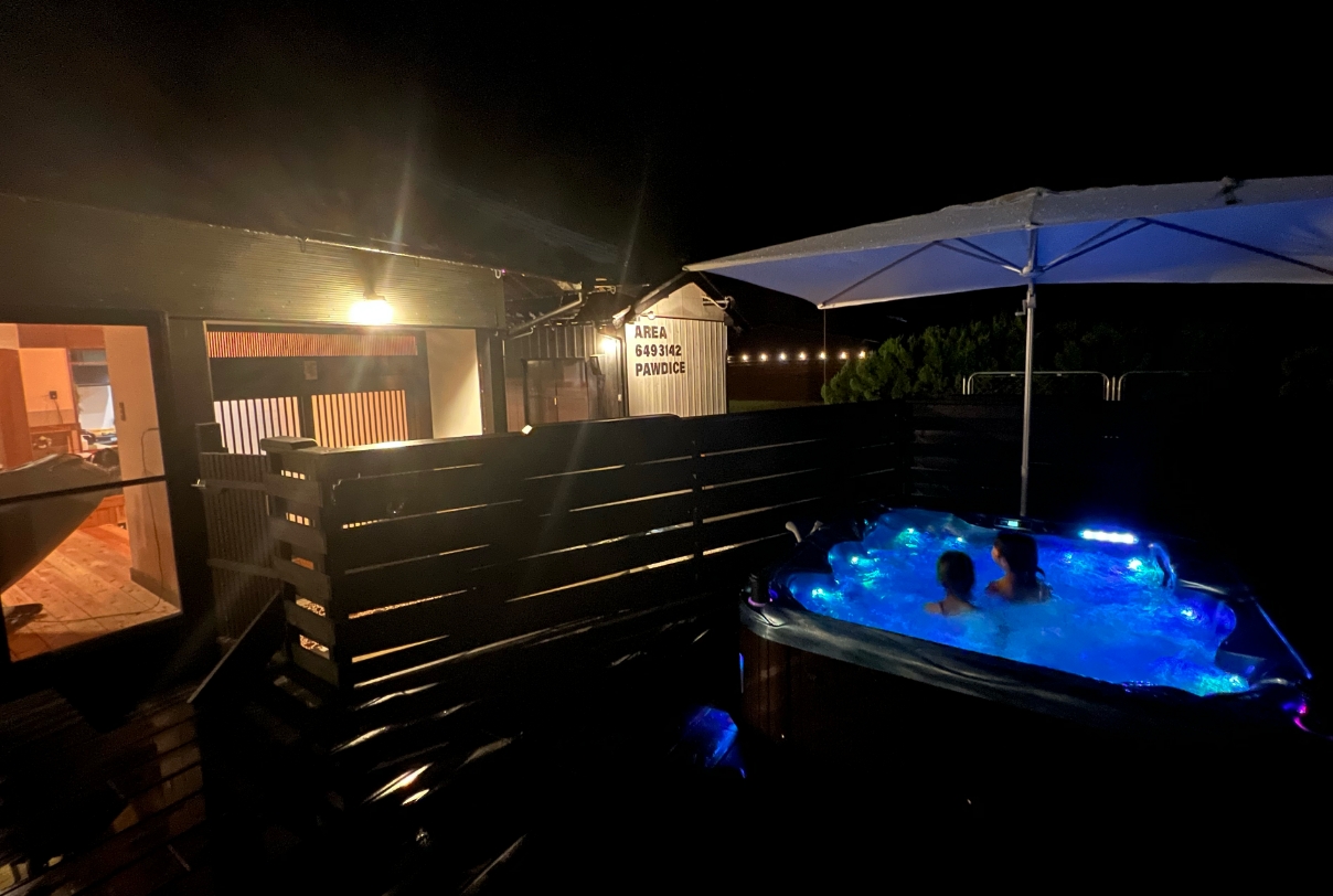 露天スペースに「ジャグジー」が出現！ - PAWDICE（パウダイス